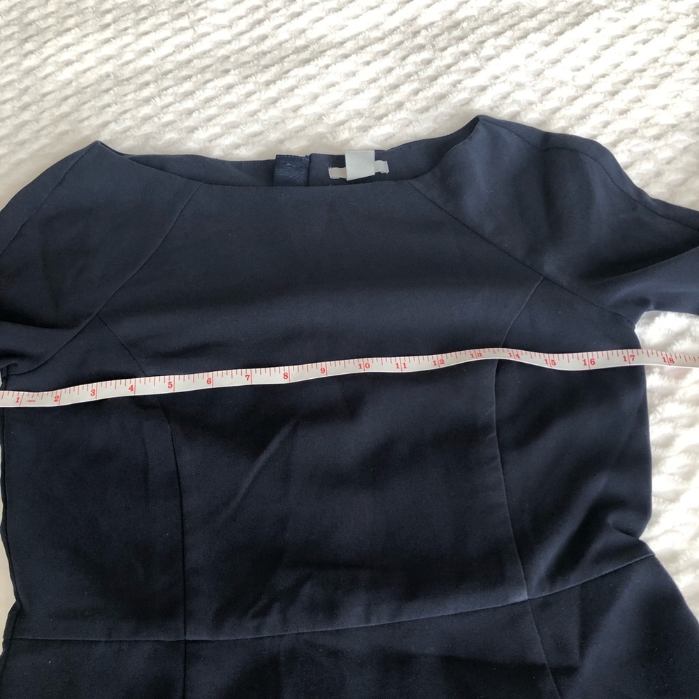Gorgeous H&M long sleeved dress with side pockets - Picture 6 of 9
